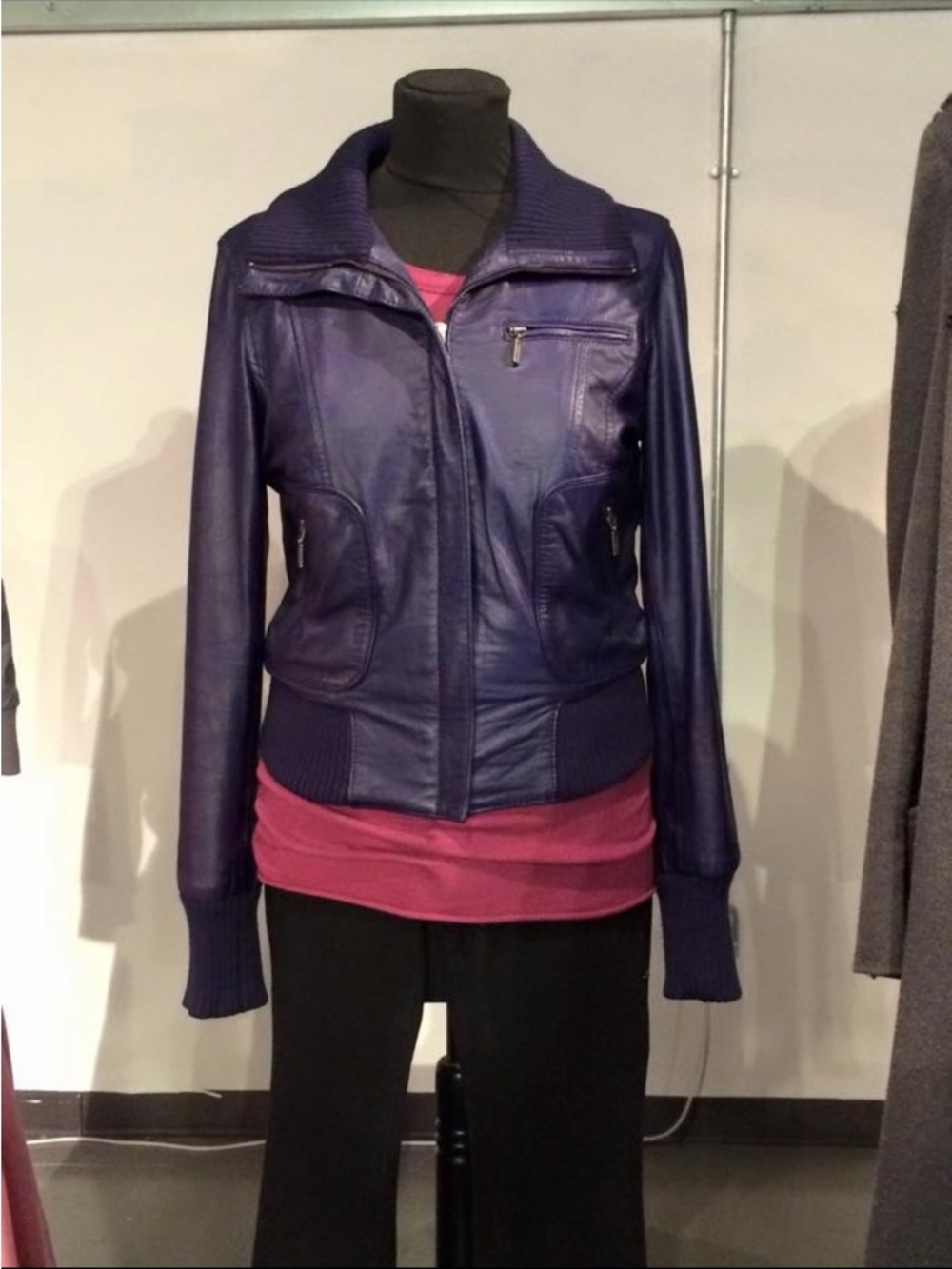 ISO Oasis Jacket - Picture 3 of 3